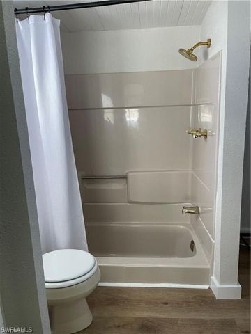 5753 Pink Panther DR, Fort Myers, FL 33908