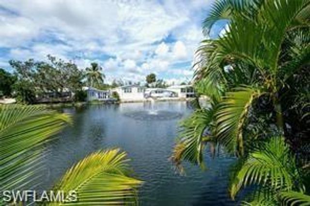 5753 Pink Panther DR, Fort Myers, FL 33908