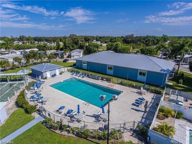 5753 Pink Panther DR, Fort Myers, FL 33908