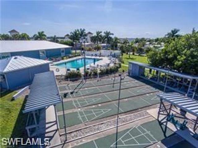 5753 Pink Panther DR, Fort Myers, FL 33908