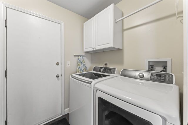 1108 Heavens Gate Drive, Lake In The Hills, IL 60156