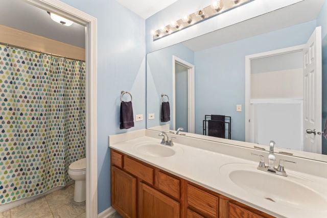 1108 Heavens Gate Drive, Lake In The Hills, IL 60156