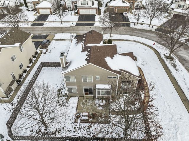 1108 Heavens Gate Drive, Lake In The Hills, IL 60156