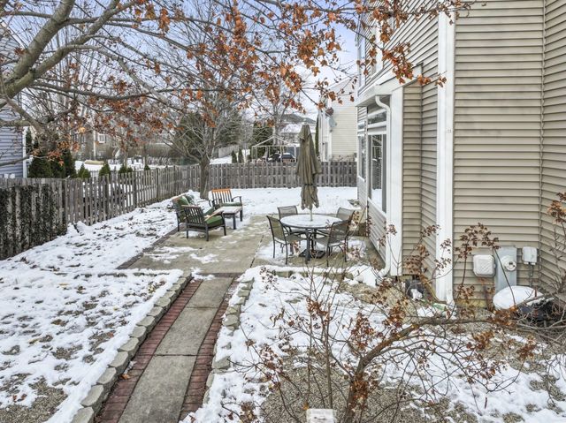 1108 Heavens Gate Drive, Lake In The Hills, IL 60156