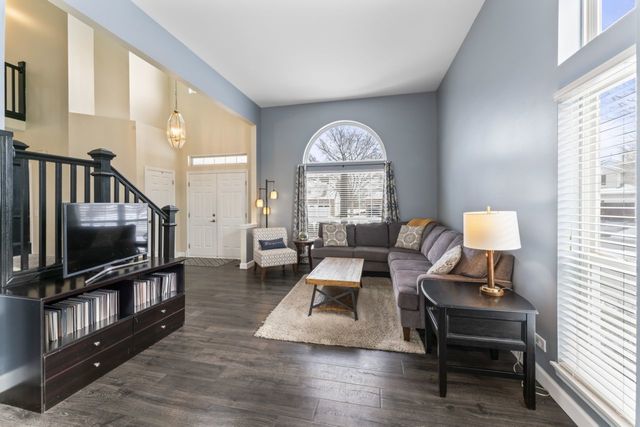 1108 Heavens Gate Drive, Lake In The Hills, IL 60156