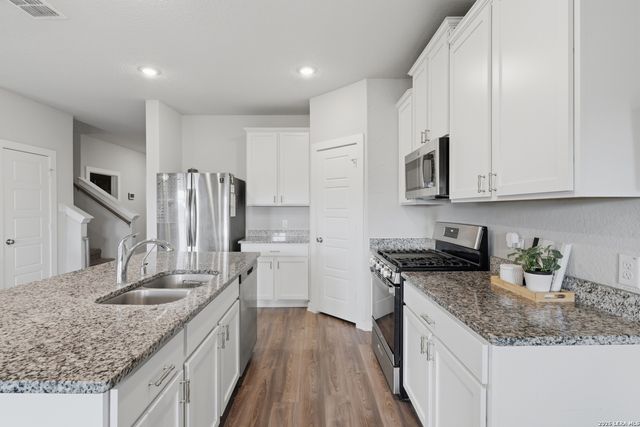 13533 Sendero Roble, San Antonio, TX 78253