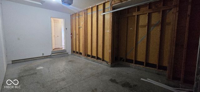 8422 Hague Road, Indianapolis, IN 46256