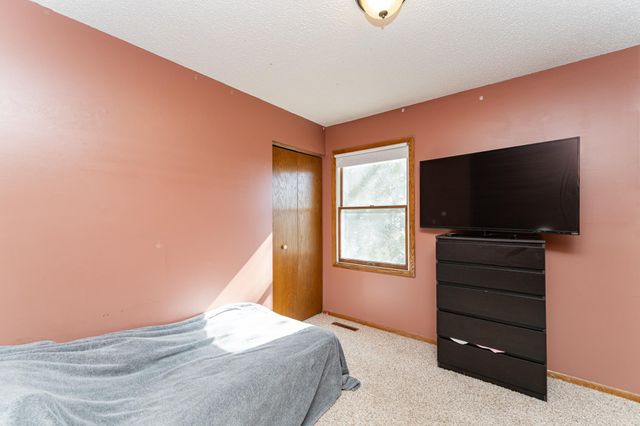 2855 24th Street NW, Rochester, MN 55901