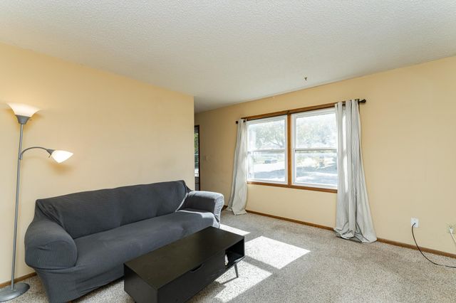 2855 24th Street NW, Rochester, MN 55901