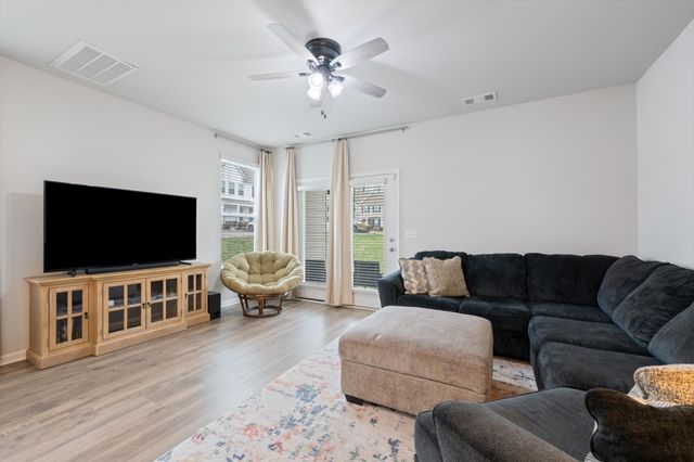 1434 Walker Way, Columbia, TN 38401