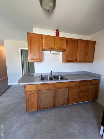 8632 Studebaker Avenue, Warren, MI 48089
