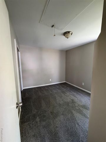8632 Studebaker Avenue, Warren, MI 48089