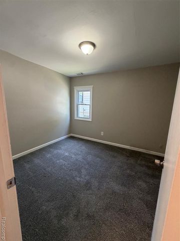 8632 Studebaker Avenue, Warren, MI 48089