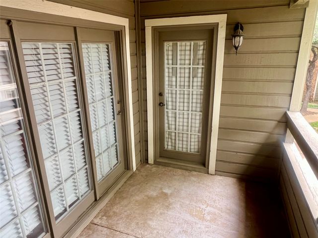 1206 Riverchase Lane 250, Arlington, TX 76011