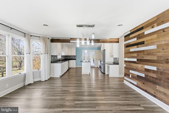 172 MUSTANG DR, Falling Waters, WV 25419