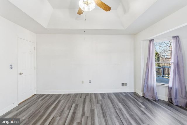 172 MUSTANG DR, Falling Waters, WV 25419