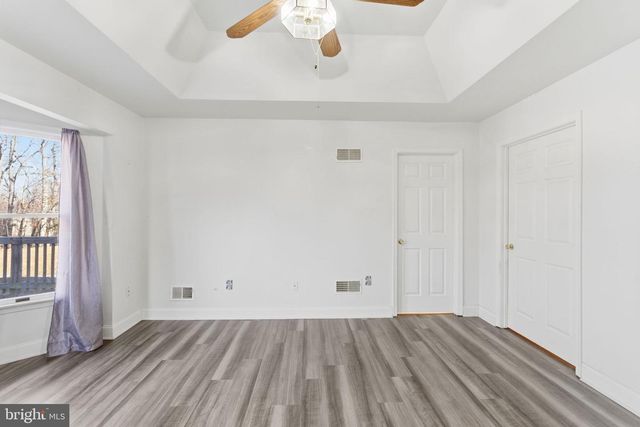 172 MUSTANG DR, Falling Waters, WV 25419