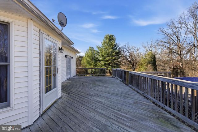 172 MUSTANG DR, Falling Waters, WV 25419