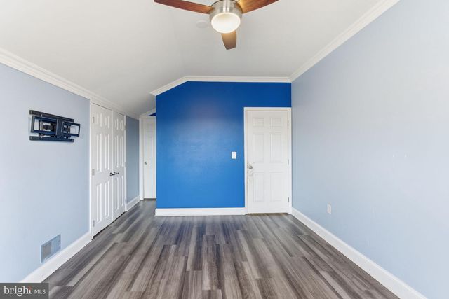 172 MUSTANG DR, Falling Waters, WV 25419