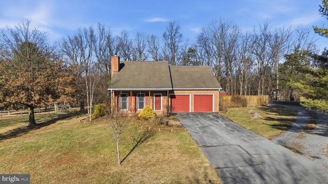 172 MUSTANG DR, Falling Waters, WV 25419
