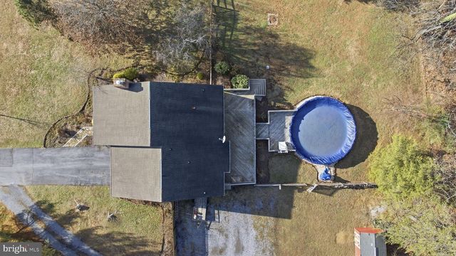 172 MUSTANG DR, Falling Waters, WV 25419