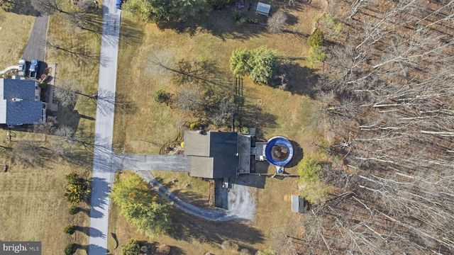 172 MUSTANG DR, Falling Waters, WV 25419