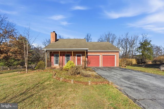 172 MUSTANG DR, Falling Waters, WV 25419
