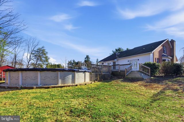 172 MUSTANG DR, Falling Waters, WV 25419