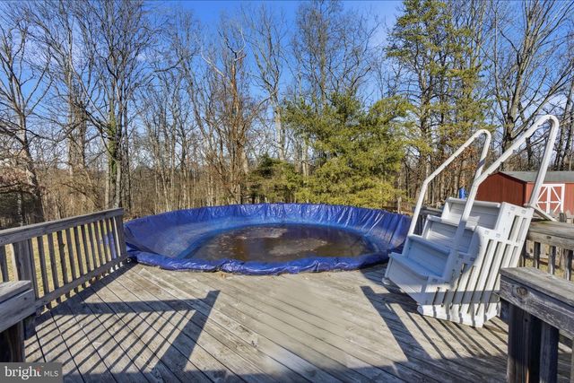 172 MUSTANG DR, Falling Waters, WV 25419