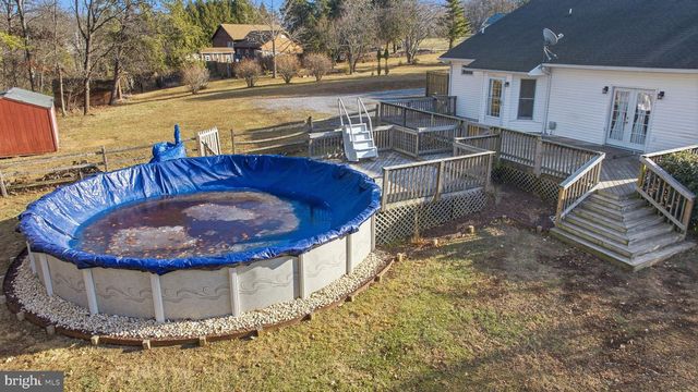 172 MUSTANG DR, Falling Waters, WV 25419