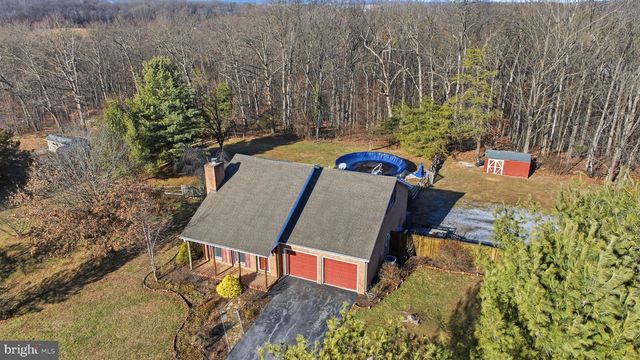 172 MUSTANG DR, Falling Waters, WV 25419