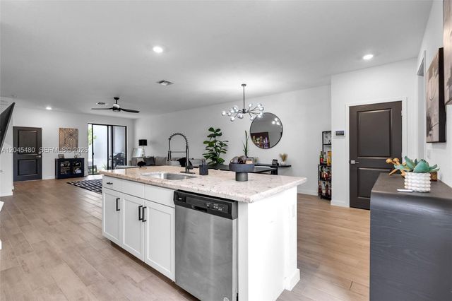 387 NW 17th Street, Fort Lauderdale, FL 33311