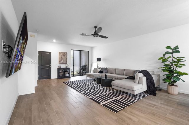 387 NW 17th Street, Fort Lauderdale, FL 33311