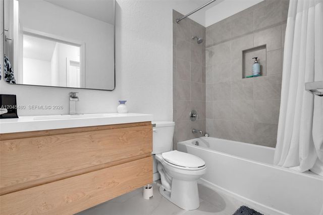 387 NW 17th Street, Fort Lauderdale, FL 33311