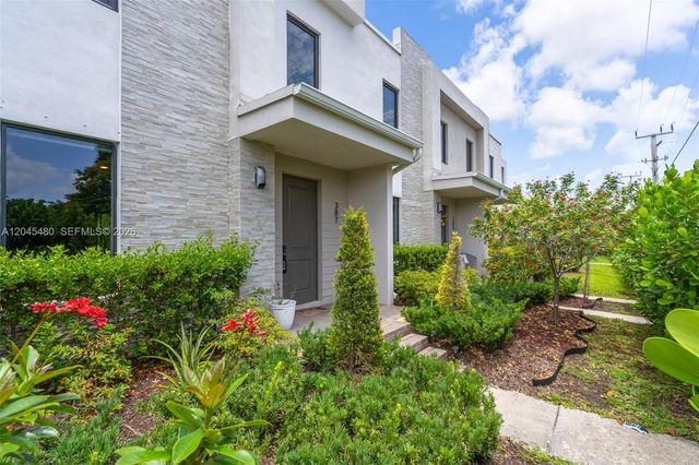 387 NW 17th Street, Fort Lauderdale, FL 33311