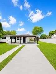 20600 SW 118th Place, Miami, FL 33177