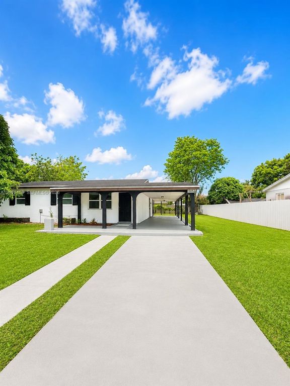 20600 SW 118th Place, Miami, FL 33177
