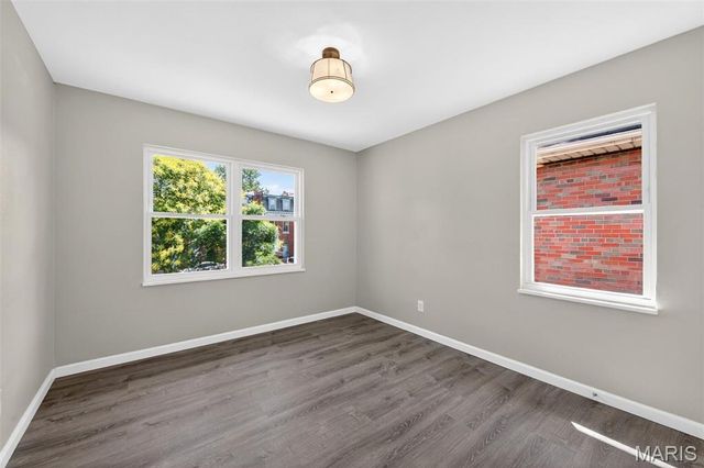 905 Russell Boulevard, St Louis, MO 63104