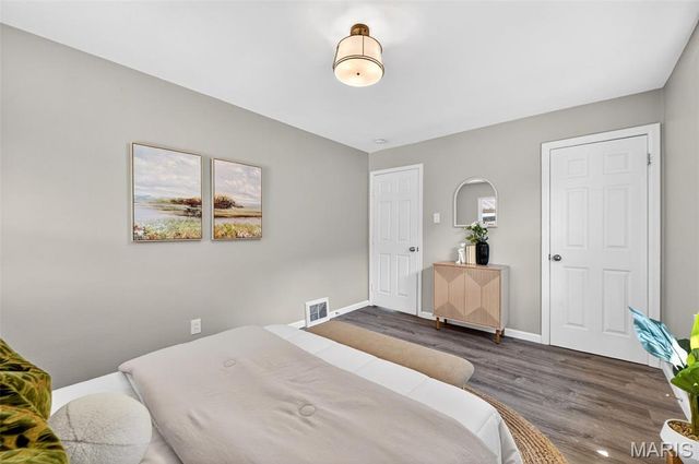 905 Russell Boulevard, St Louis, MO 63104
