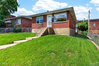 905 Russell Boulevard, St Louis, MO 63104