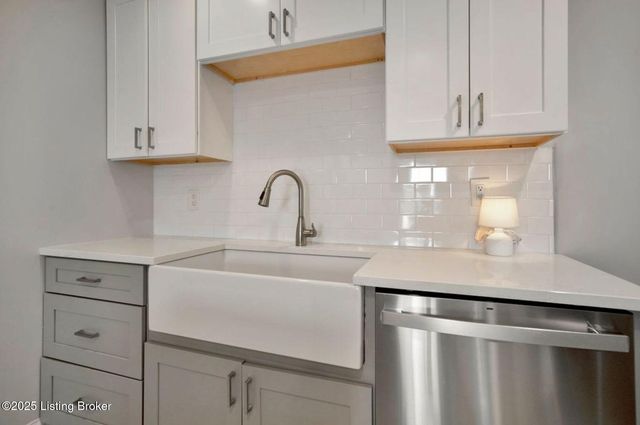 303 Oread Rd, Louisville, KY 40207