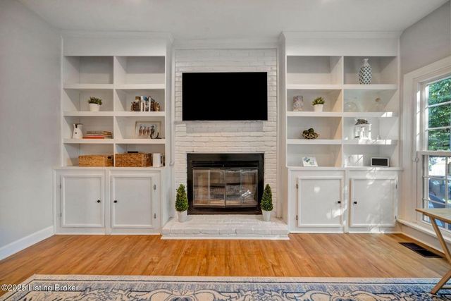 303 Oread Rd, Louisville, KY 40207