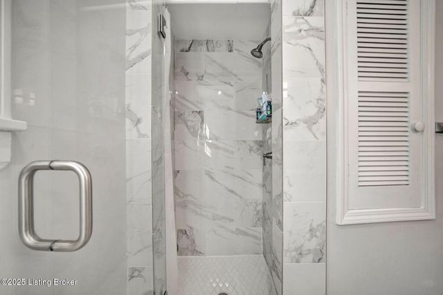 303 Oread Rd, Louisville, KY 40207