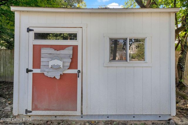 303 Oread Rd, Louisville, KY 40207