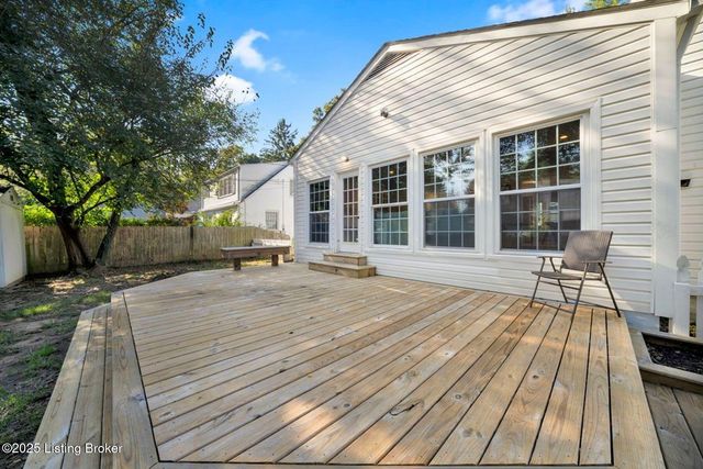 303 Oread Rd, Louisville, KY 40207