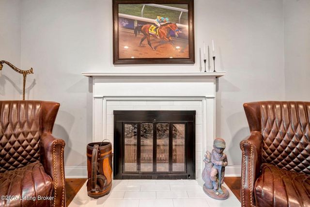 303 Oread Rd, Louisville, KY 40207