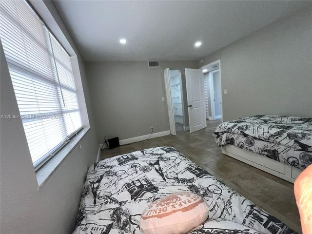 301 SE 3rd St 204, Dania Beach, FL 33004