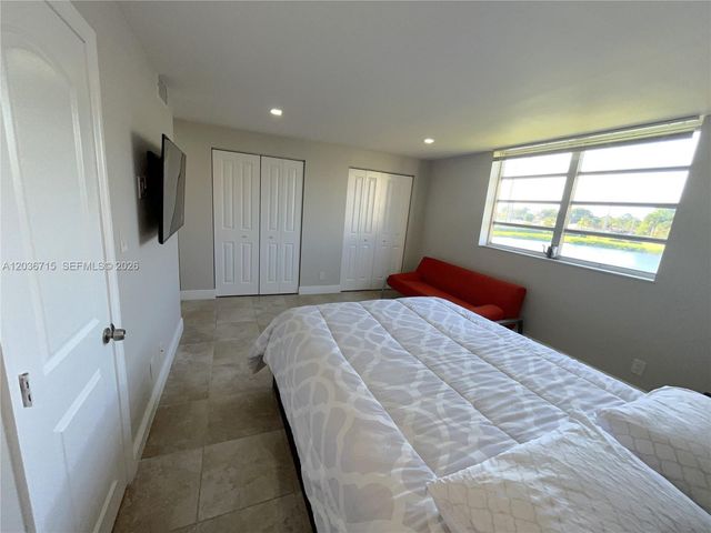 301 SE 3rd St 204, Dania Beach, FL 33004
