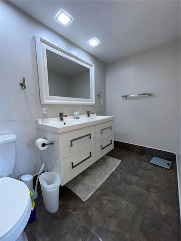 301 SE 3rd St 204, Dania Beach, FL 33004