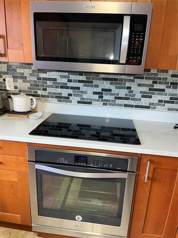 301 SE 3rd St 204, Dania Beach, FL 33004